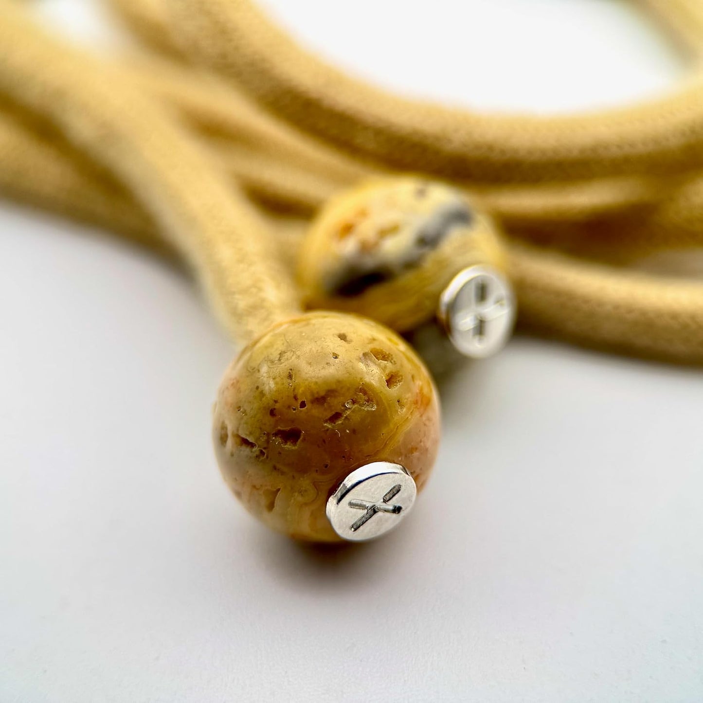 HOODIE CHARMS – Série Gemstone – Perles en Pierre Naturelles – Accessoire Élégant et Énergétique pour Hoodie, Streetwear et Mode Premium