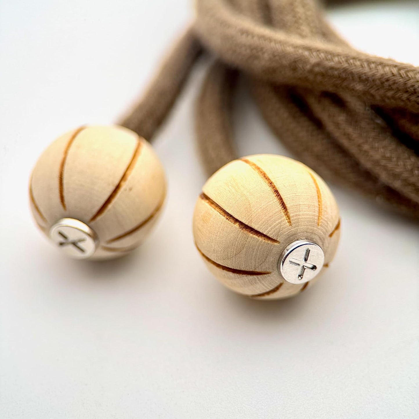 HOODIE CHARMS – Série RAW WOOD – Perles de Personnalisation pour Cordon de Sweat à Capuche – Design Minimal et Naturel – Accessoire Unisexe pour Hoodie, Streetwear et Mode Décontractée