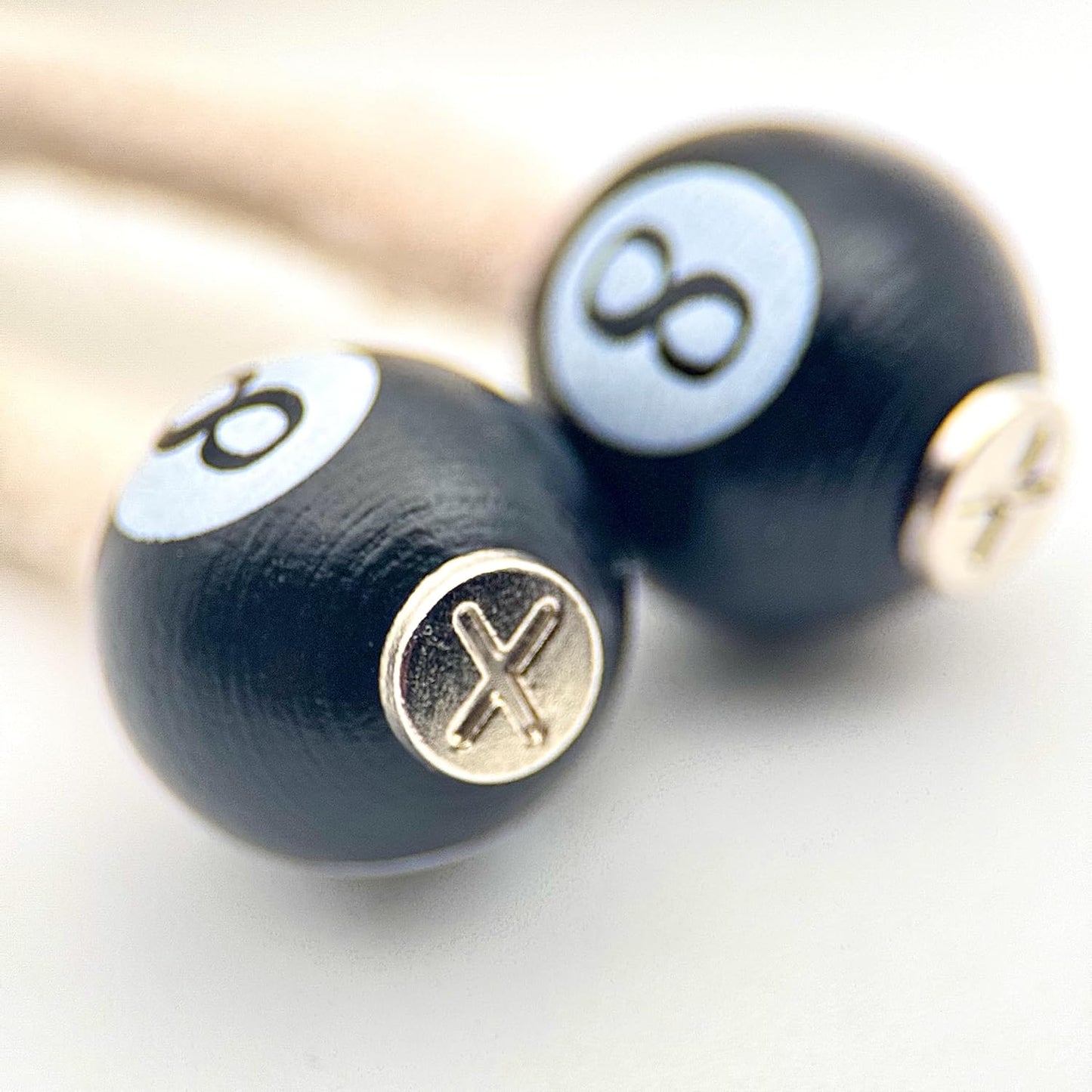 HOODIE CHARMS – Série Lucky 8 – Perles en Bois pour Cordon de Sweat à Capuche – Design Billard & Symbole Infini – Accessoire Unisexe pour Hoodie, Streetwear et Mode Urbaine