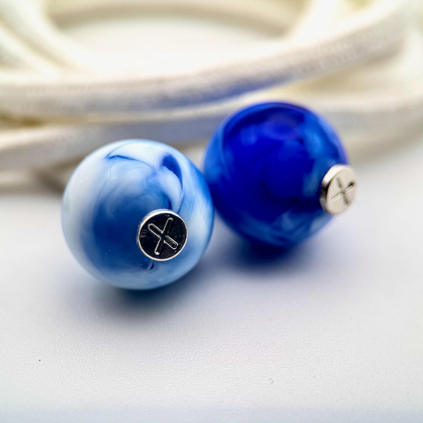 HOODIE CHARMS – Série Neon Core – Perles de Personnalisation pour Cordon de Sweat à Capuche – Design Futuriste et Minimal – Accessoire Unisexe pour Hoodie, Streetwear et Mode Urbaine