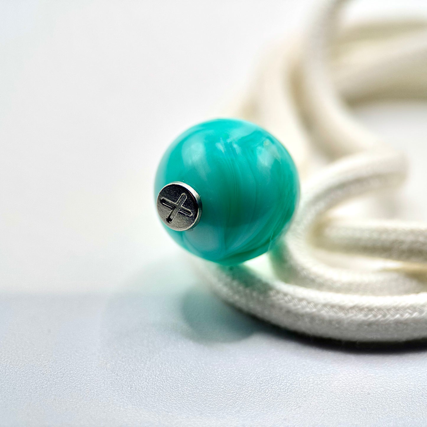 HOODIE CHARMS – Série Neon Core – Perles de Personnalisation pour Cordon de Sweat à Capuche – Design Futuriste et Minimal – Accessoire Unisexe pour Hoodie, Streetwear et Mode Urbaine