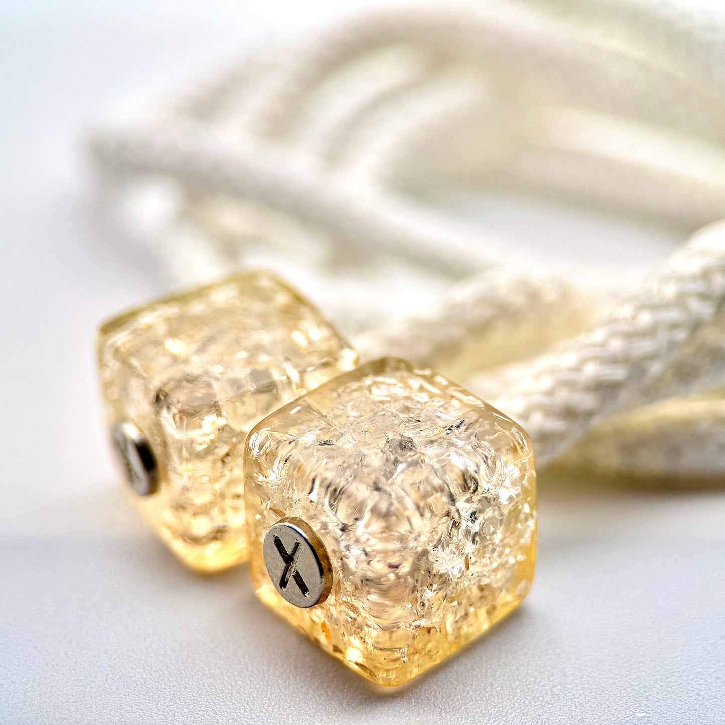 HOODIE CHARMS – Série Crackled Ice – Perles de Personnalisation pour Cordon de Sweat à Capuche – Design Futuriste et Minimal – Accessoire Unisexe pour Hoodie, Streetwear et Mode Urbaine