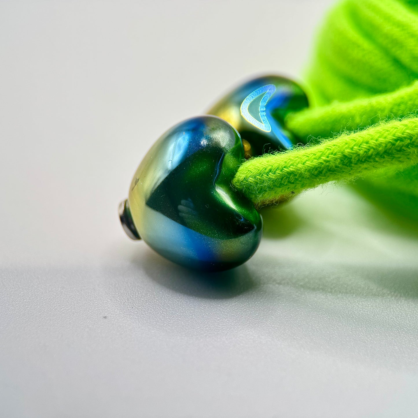 HOODIE CHARMS – Série Smallheart – Perles de Personnalisation pour Cordon de Sweat à Capuche – Design Futuriste et Minimal – Accessoire Unisexe pour Hoodie, Streetwear et Mode Urbaine