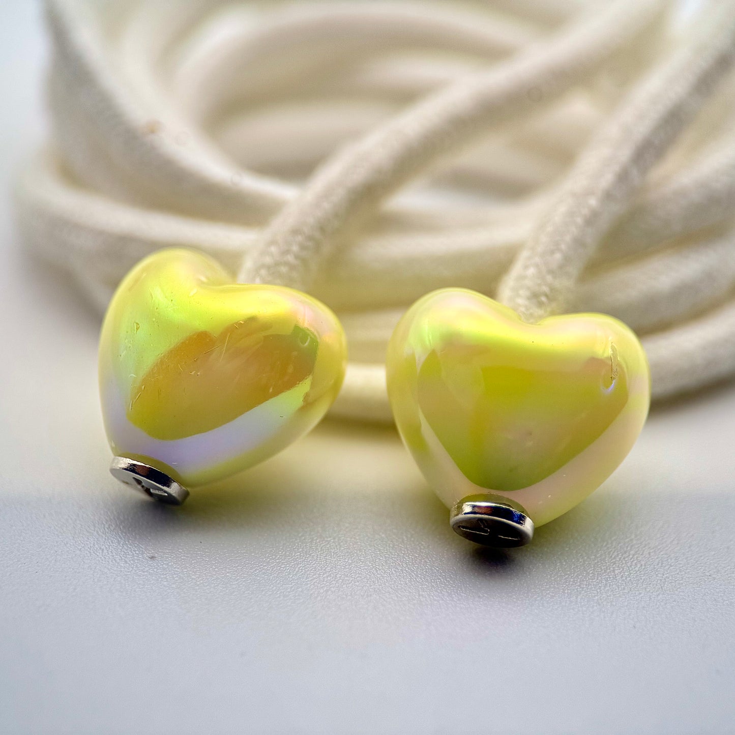 HOODIE CHARMS – Série Cosmo Heart – Perles de Personnalisation pour Cordon de Sweat à Capuche – Design Futuriste et Minimal – Accessoire Unisexe pour Hoodie.