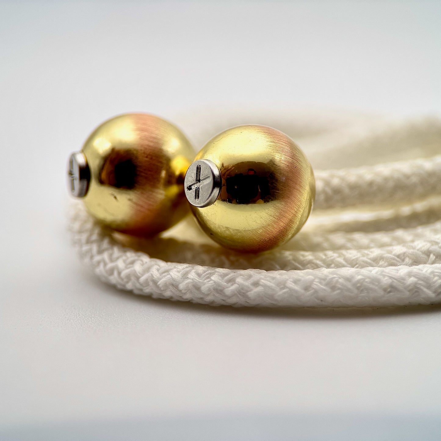 Série ABS Luxe Gold – Perles de Personnalisation pour Cordon de Sweat à Capuche – Design Métallisé et Élégant – Accessoire Unisexe pour Hoodie