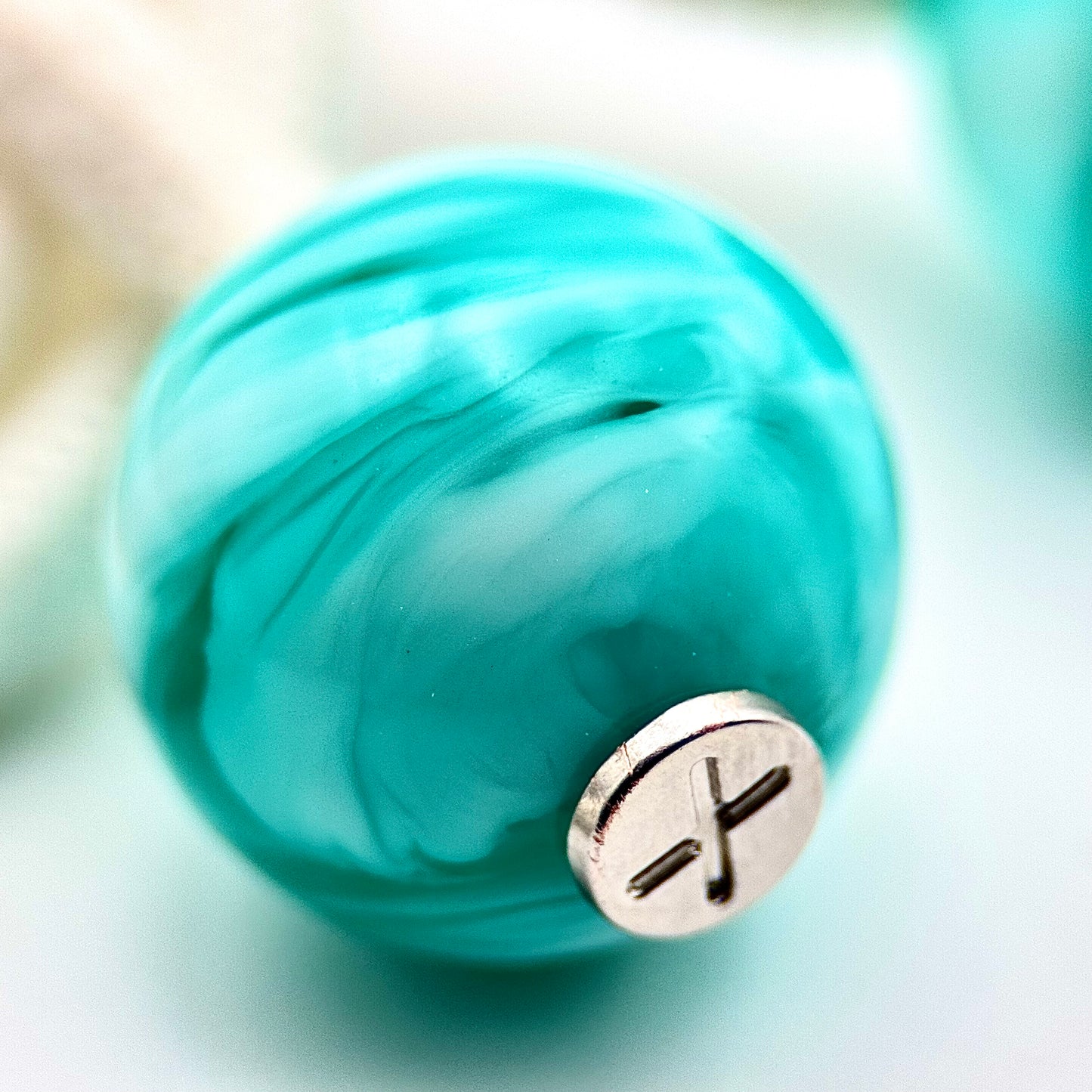 HOODIE CHARMS – Série Neon Core – Perles de Personnalisation pour Cordon de Sweat à Capuche – Design Futuriste et Minimal – Accessoire Unisexe pour Hoodie, Streetwear et Mode Urbaine