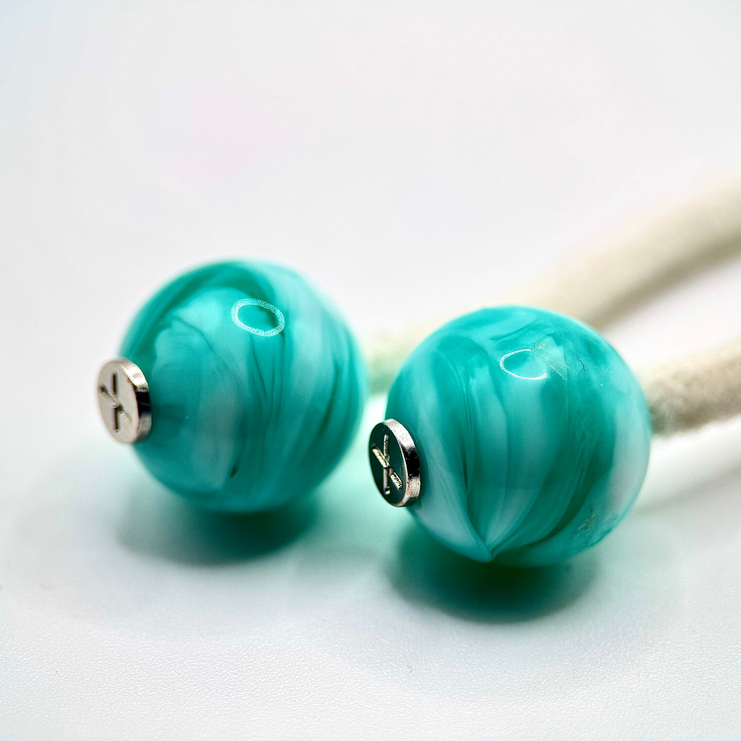 HOODIE CHARMS – Série Neon Core – Perles de Personnalisation pour Cordon de Sweat à Capuche – Design Futuriste et Minimal – Accessoire Unisexe pour Hoodie, Streetwear et Mode Urbaine