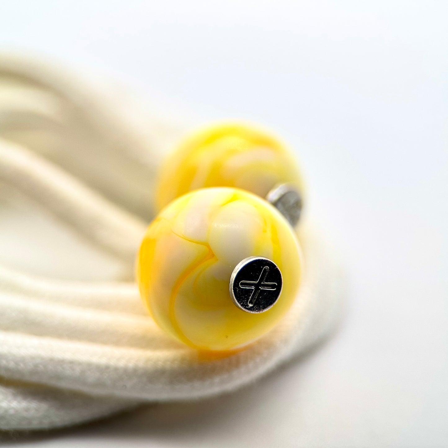 HOODIE CHARMS – Série Neon Core – Perles de Personnalisation pour Cordon de Sweat à Capuche – Design Futuriste et Minimal – Accessoire Unisexe pour Hoodie, Streetwear et Mode Urbaine