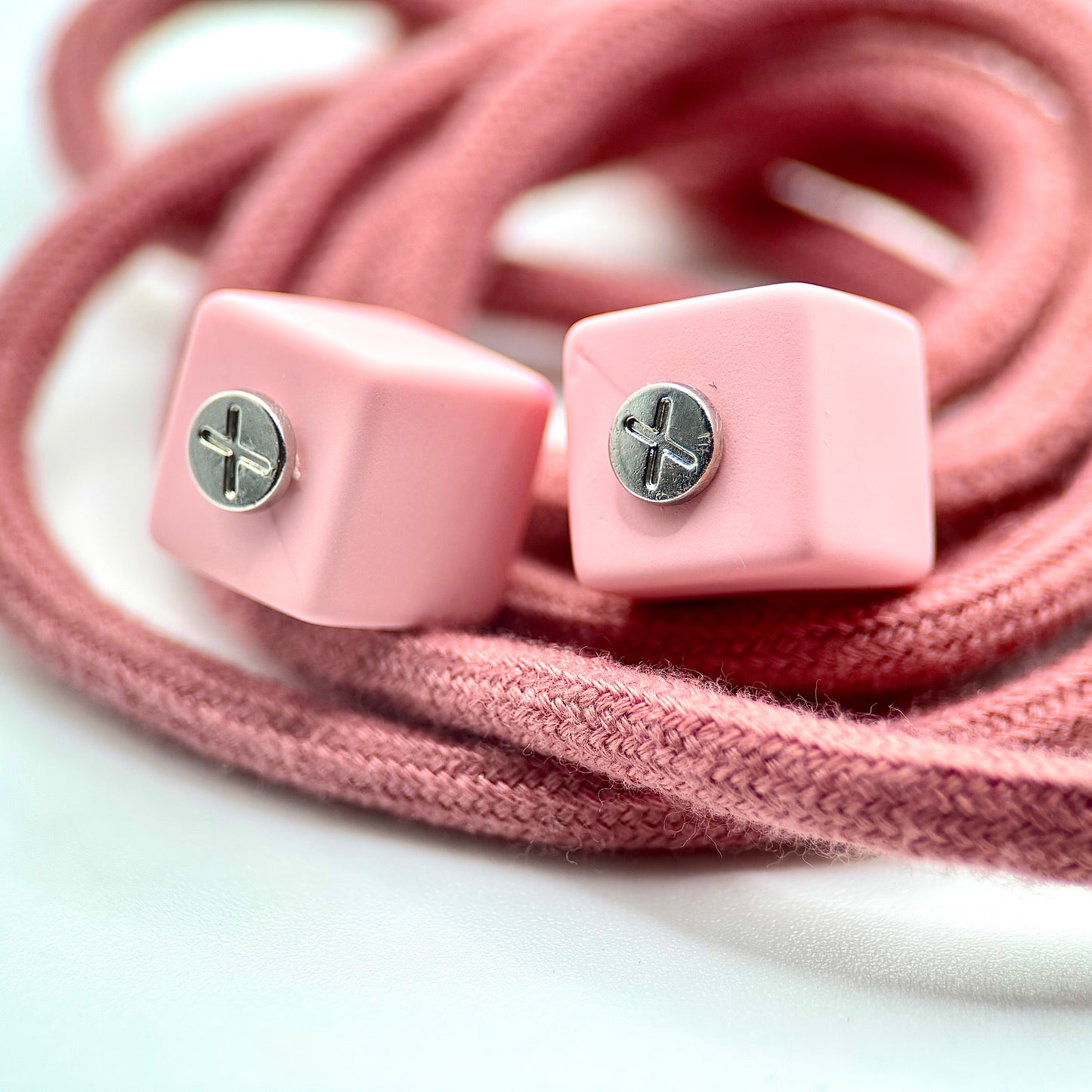 HOODIE CHARMS – Série Soft Cubes – Perles de Personnalisation pour Cordon de Sweat à Capuche – Design Futuriste et Minimal – Accessoire Unisexe pour Hoodie, Streetwear et Mode Urbaine