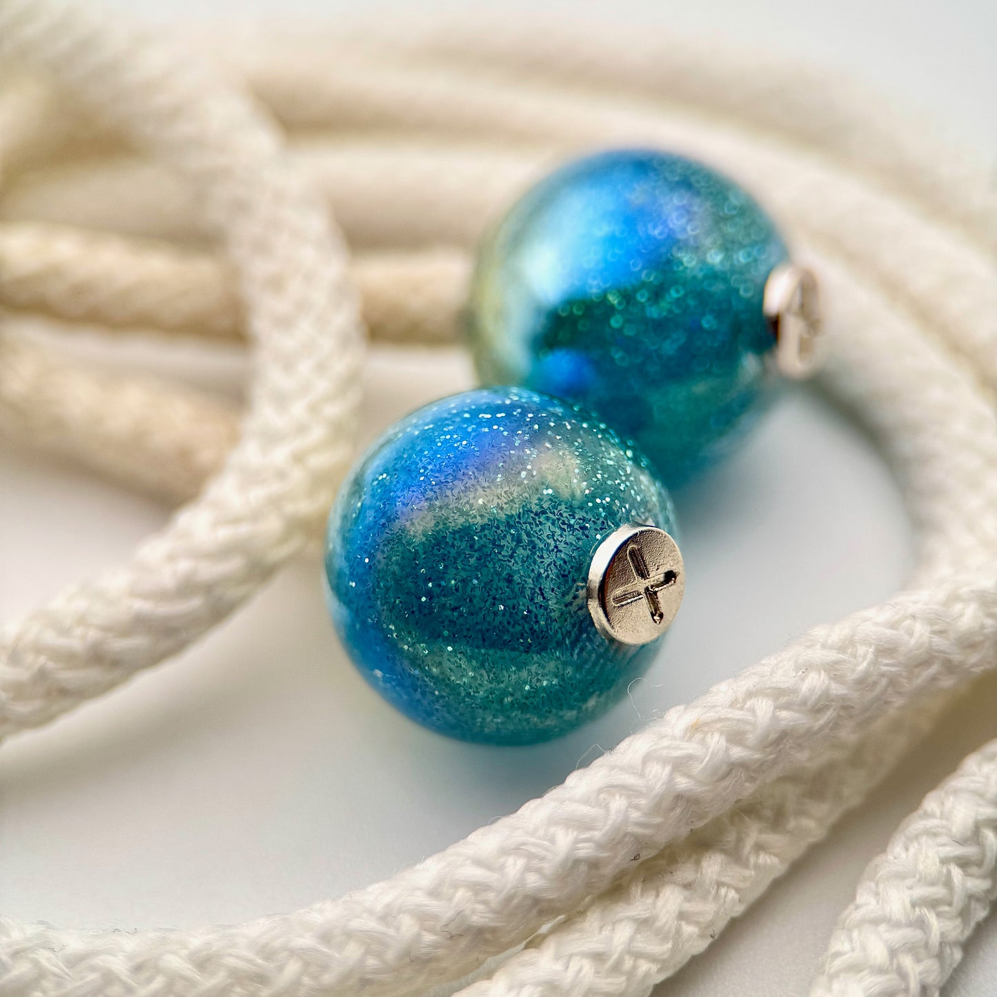 Série Stardust – Perles de Personnalisation pour Cordon de Sweat à Capuche – Look Pailleté Intense – Accessoire Unisexe pour Mode Urbaine, Streetwear et Hoodie Custom