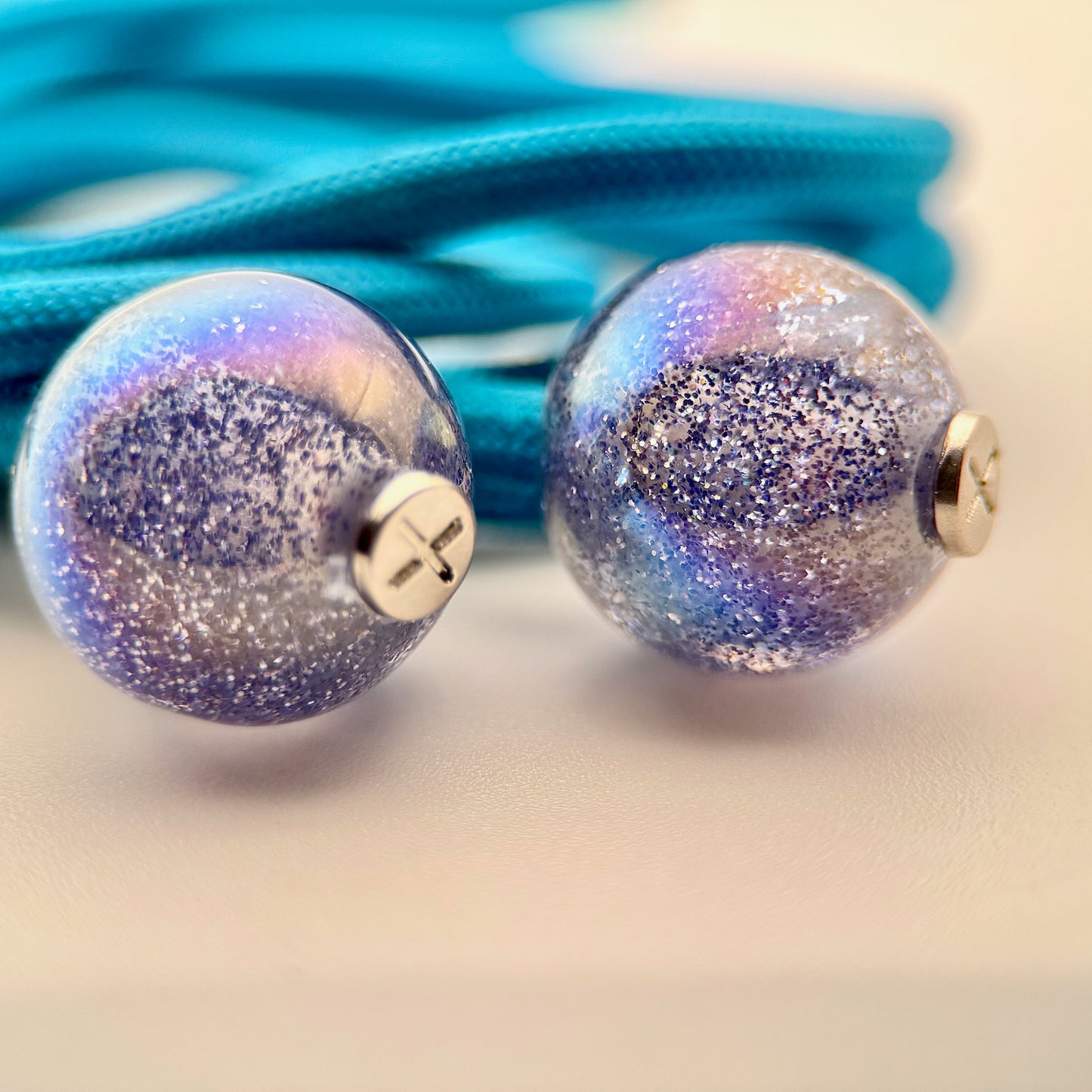 Série Stardust – Perles de Personnalisation pour Cordon de Sweat à Capuche – Look Pailleté Intense – Accessoire Unisexe pour Mode Urbaine, Streetwear et Hoodie Custom