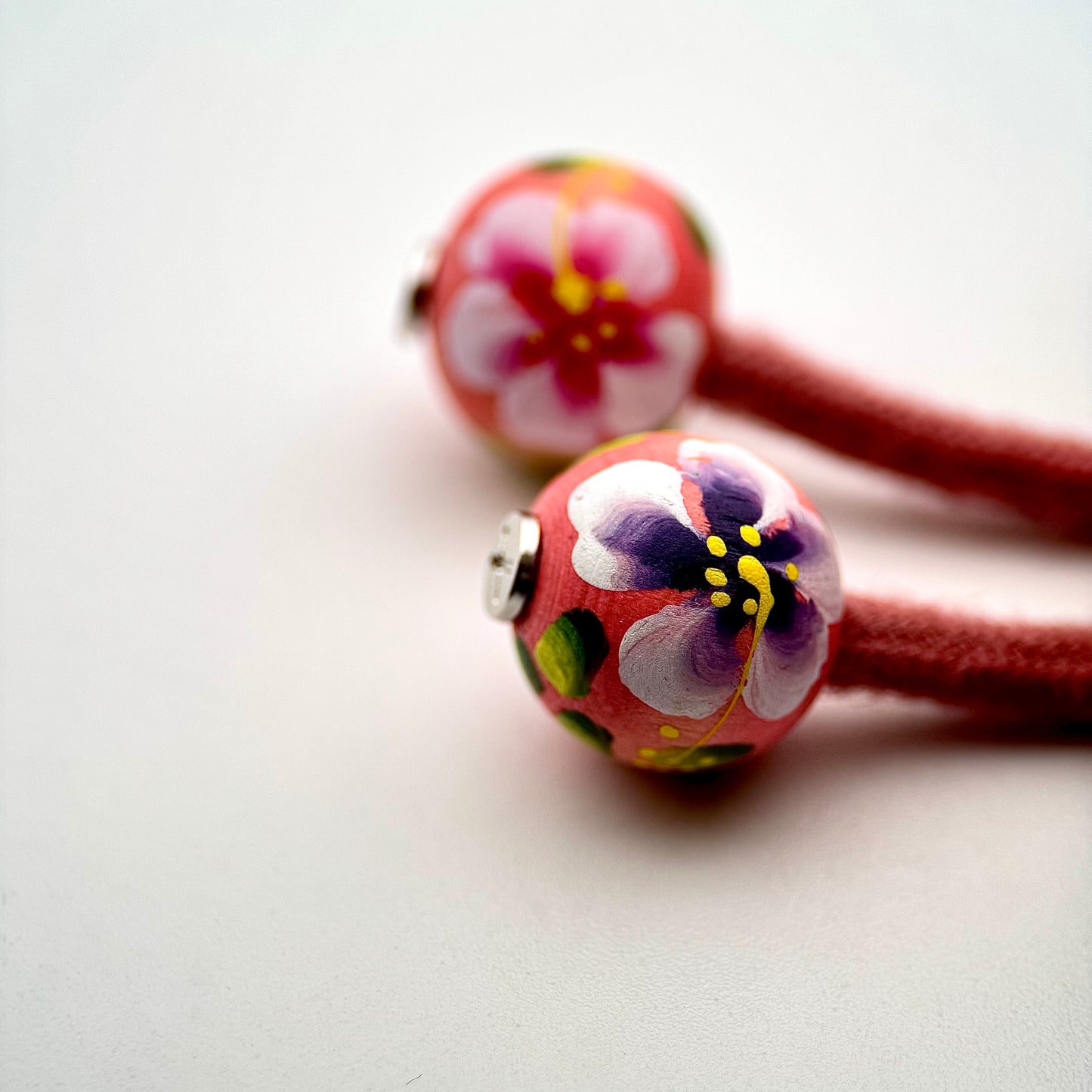 HOODIE CHARMS – Série Hula Bloom – Perles de Personnalisation pour Cordon de Sweat à Capuche – Design Tropical Fait Main – Accessoire Unisexe pour Hoodie, Streetwear et Mode DIY