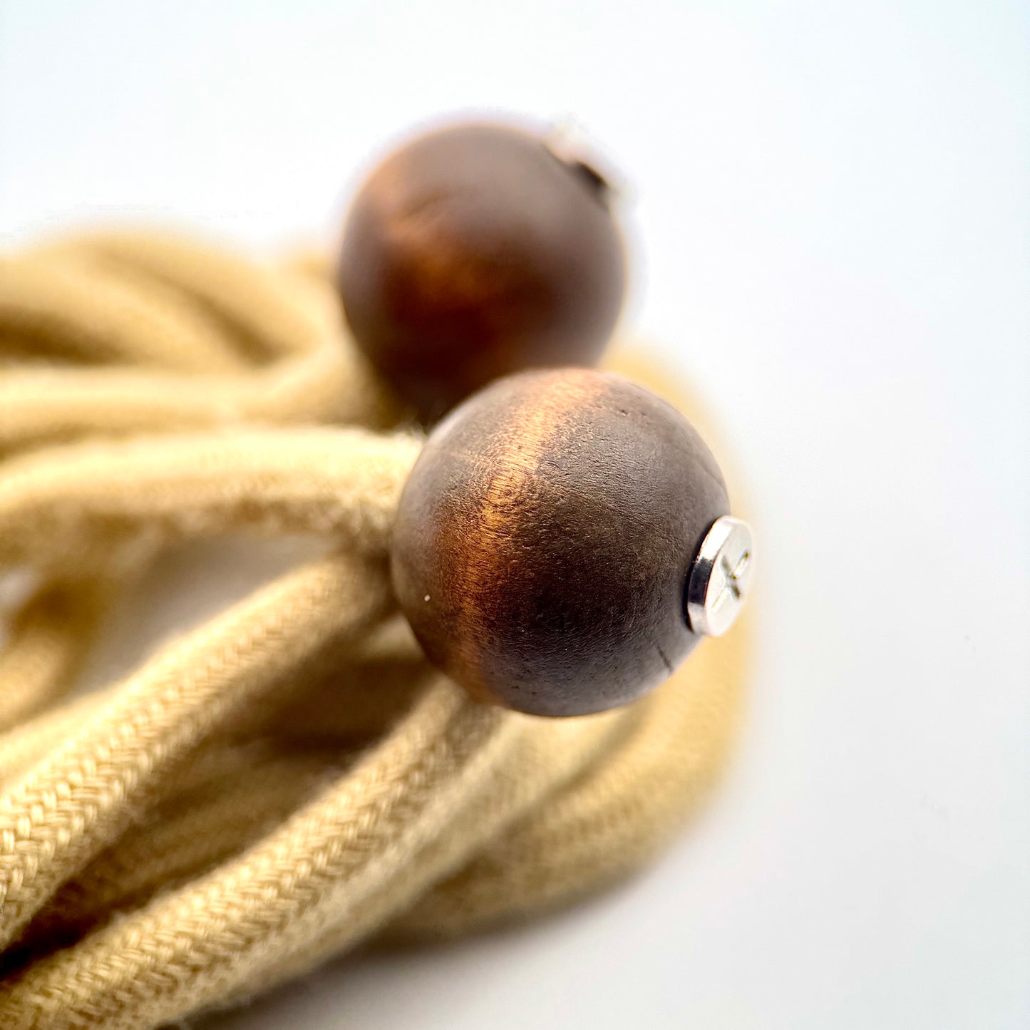 HOODIE CHARMS – Série RAW WOOD – Perles de Personnalisation pour Cordon de Sweat à Capuche – Design Minimal et Naturel – Accessoire Unisexe pour Hoodie, Streetwear et Mode Décontractée