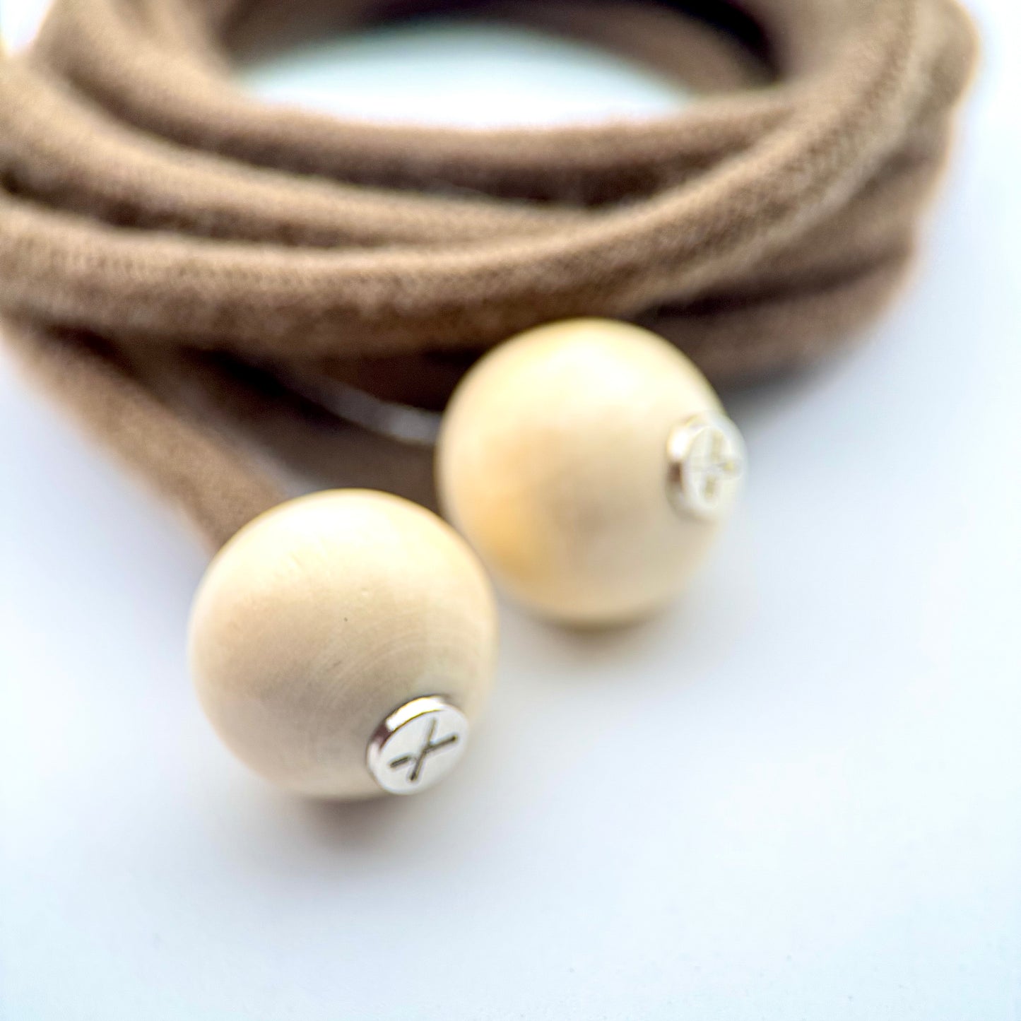 HOODIE CHARMS – Série RAW WOOD – Perles de Personnalisation pour Cordon de Sweat à Capuche – Design Minimal et Naturel – Accessoire Unisexe pour Hoodie, Streetwear et Mode Décontractée