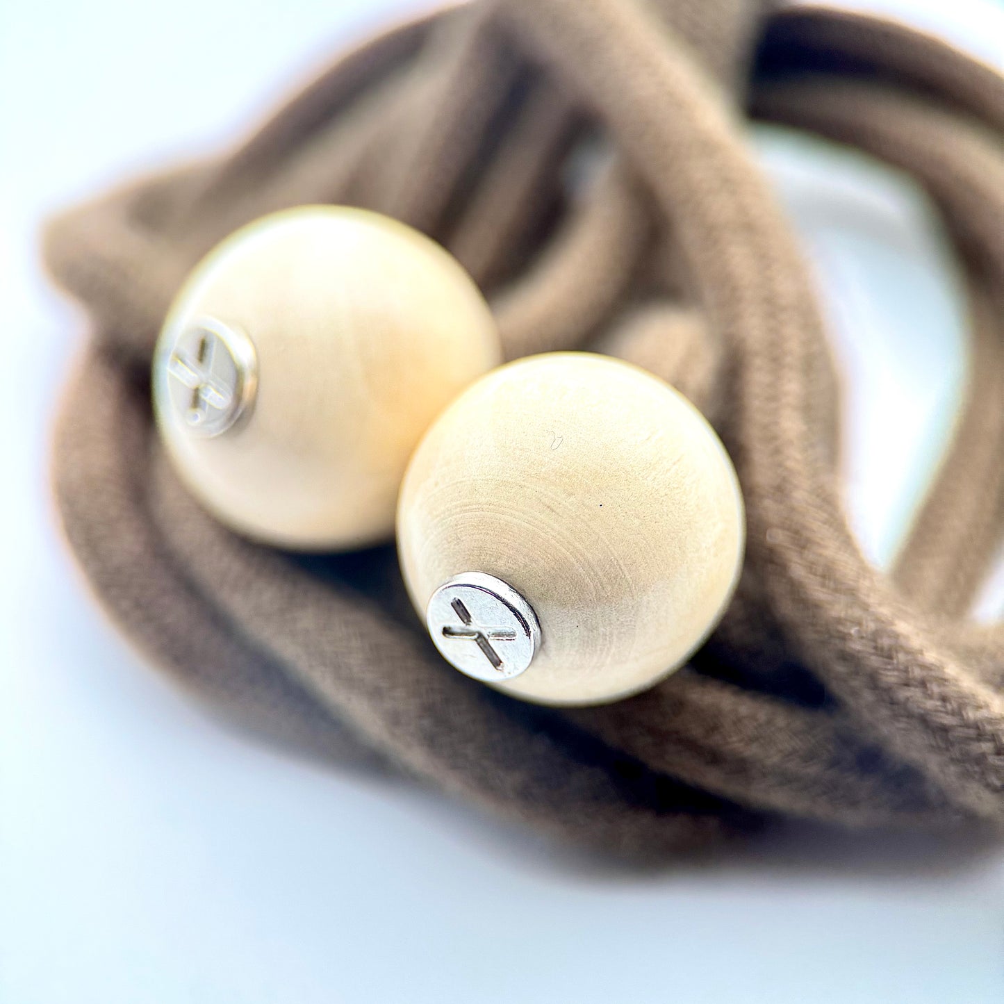 HOODIE CHARMS – Série RAW WOOD – Perles de Personnalisation pour Cordon de Sweat à Capuche – Design Minimal et Naturel – Accessoire Unisexe pour Hoodie, Streetwear et Mode Décontractée