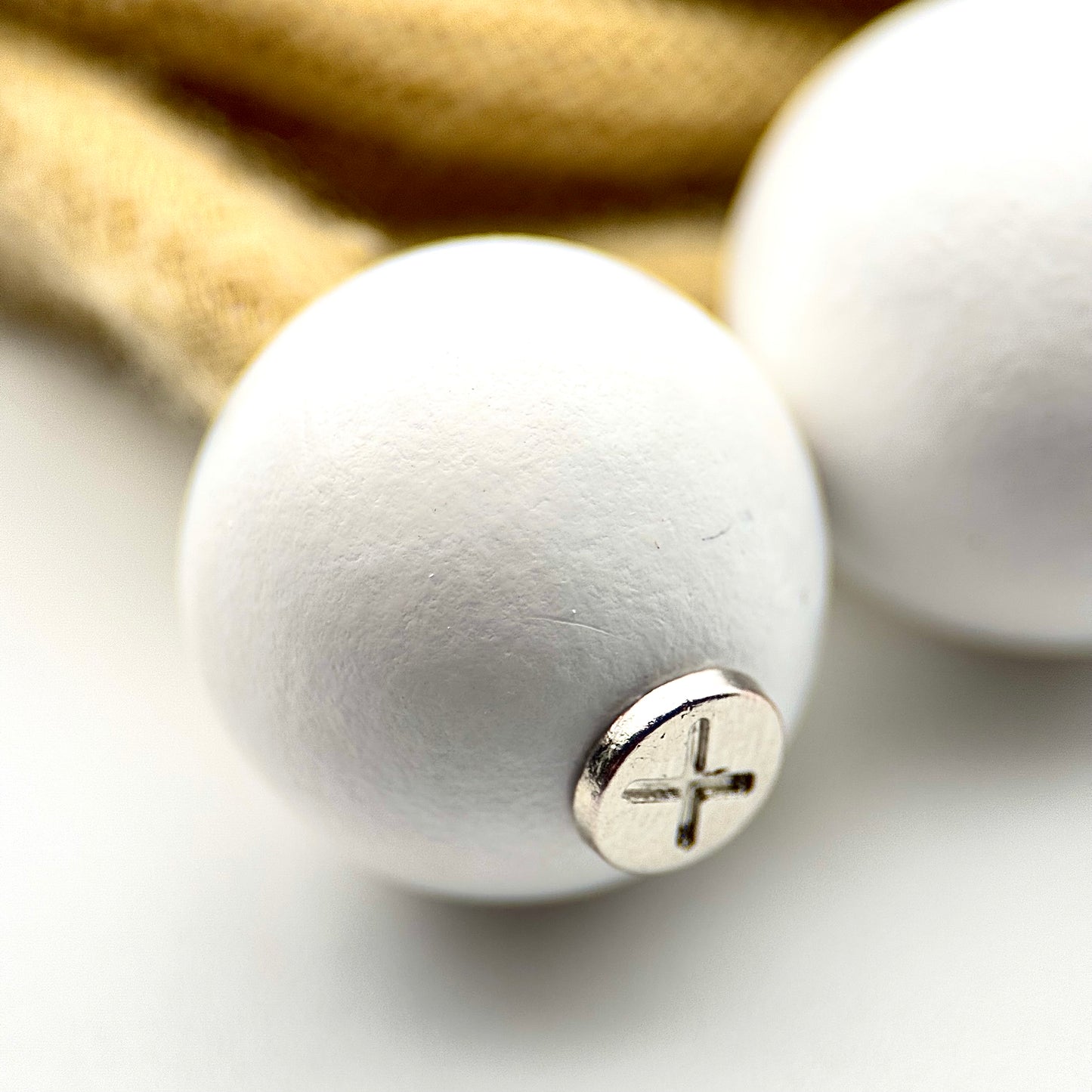 HOODIE CHARMS – Série RAW WOOD – Perles de Personnalisation pour Cordon de Sweat à Capuche – Design Minimal et Naturel – Accessoire Unisexe pour Hoodie, Streetwear et Mode Décontractée