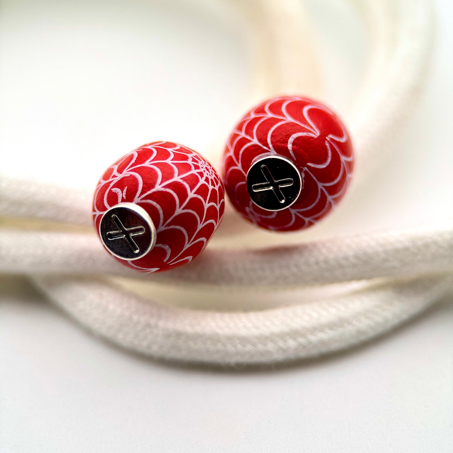 HOODIE CHARMS – Série Wood Pop – Perles en Bois Peintes à la Main – Design Graphique & Fun – Accessoire Unisexe pour Hoodie et Streetwear