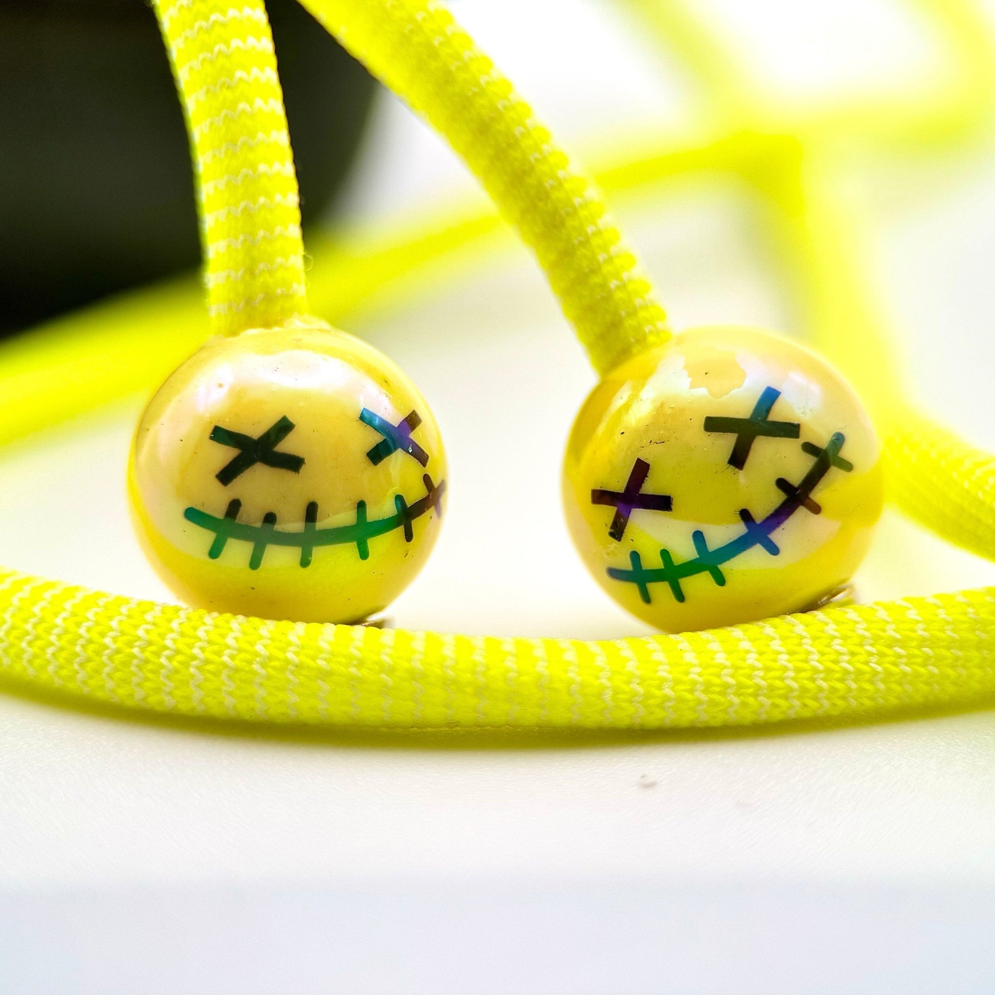HOODIE CHARMS – Modèle Smiley Stitch – Perle pour Cordon de Hoodie - Hoodie Charms - Jaune