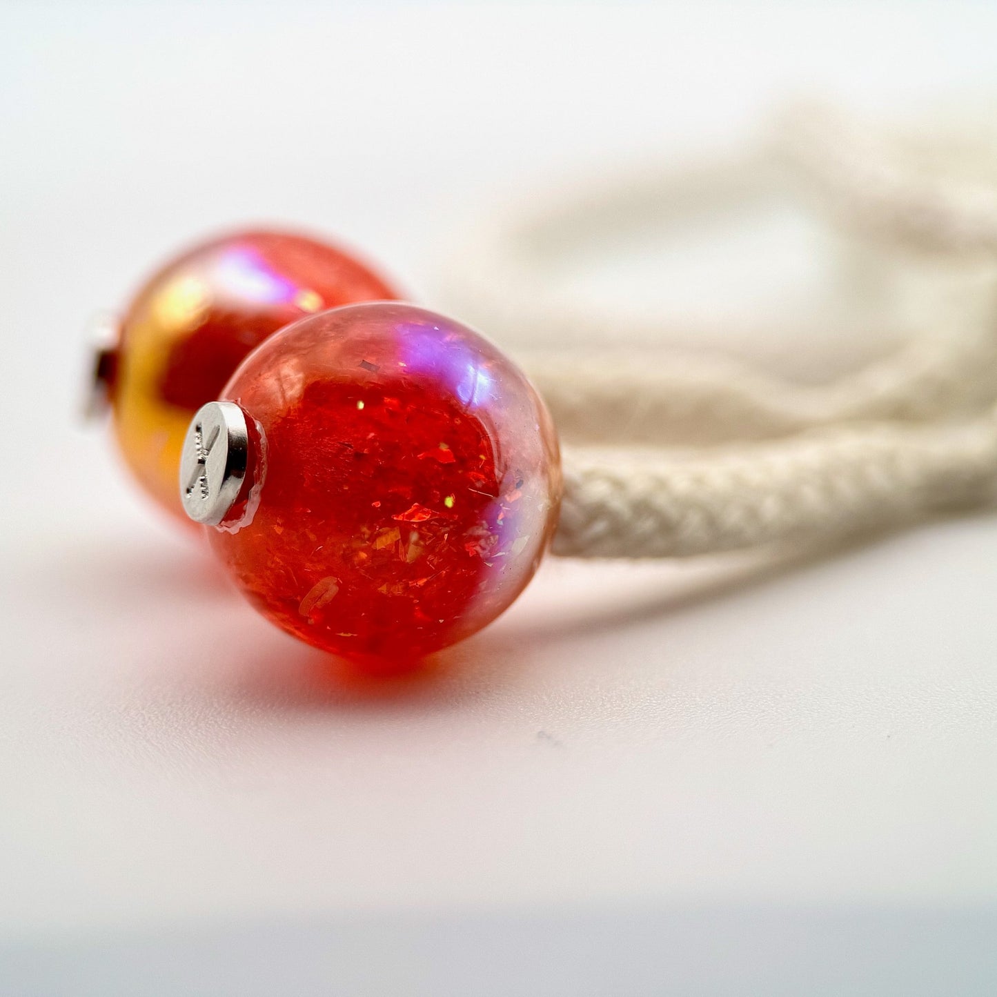 Hoodie Charms – Opal Shards – Perles Effet Nacré pour Cordon de Hoodie - Hoodie Charms - Rouge