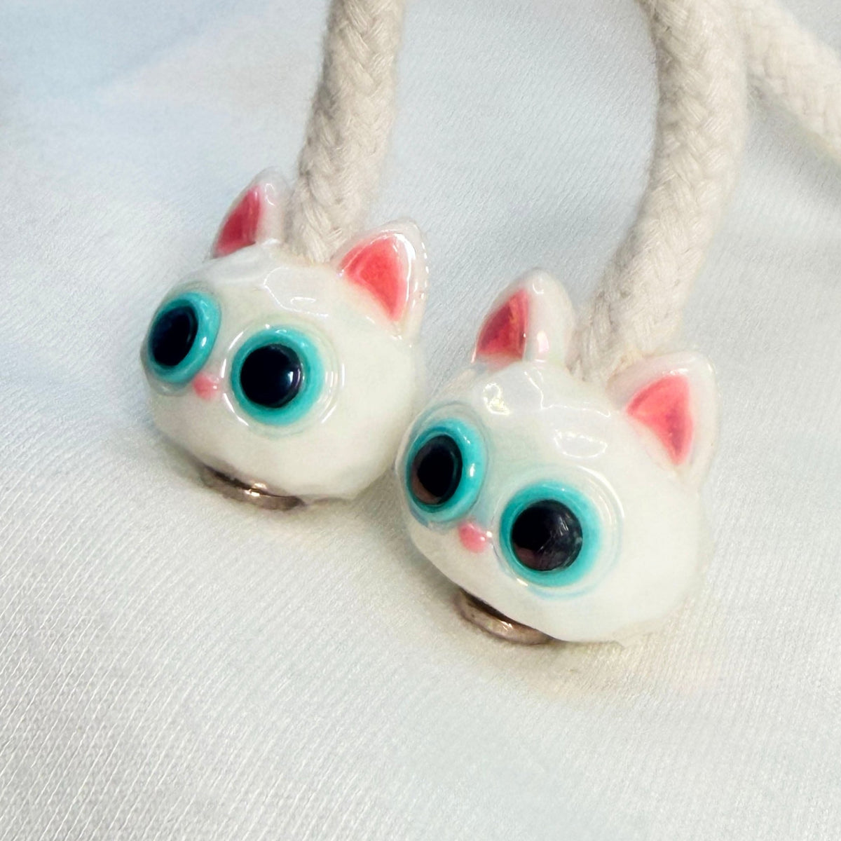 HOODIE CHARMS®- Pixel Cat – Perles de hoodie - Hoodie Charms - Blanc