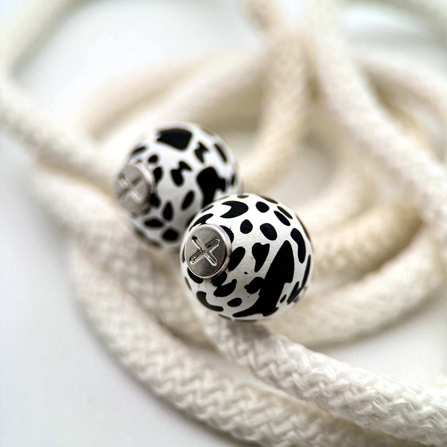 HOODIE CHARMS – Série Animal Instinct – Perle pour Cordon de Hoodie - Hoodie Charms - Black Cow