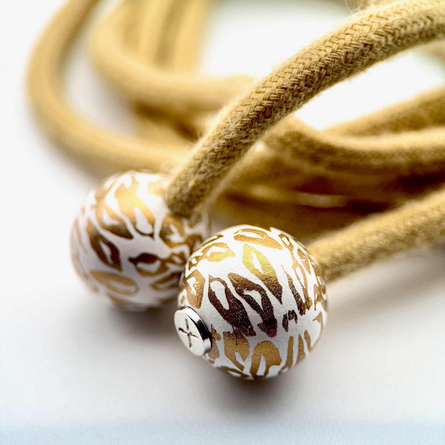 HOODIE CHARMS – Série Animal Instinct – Perle pour Cordon de Hoodie - Hoodie Charms - Snow Panther