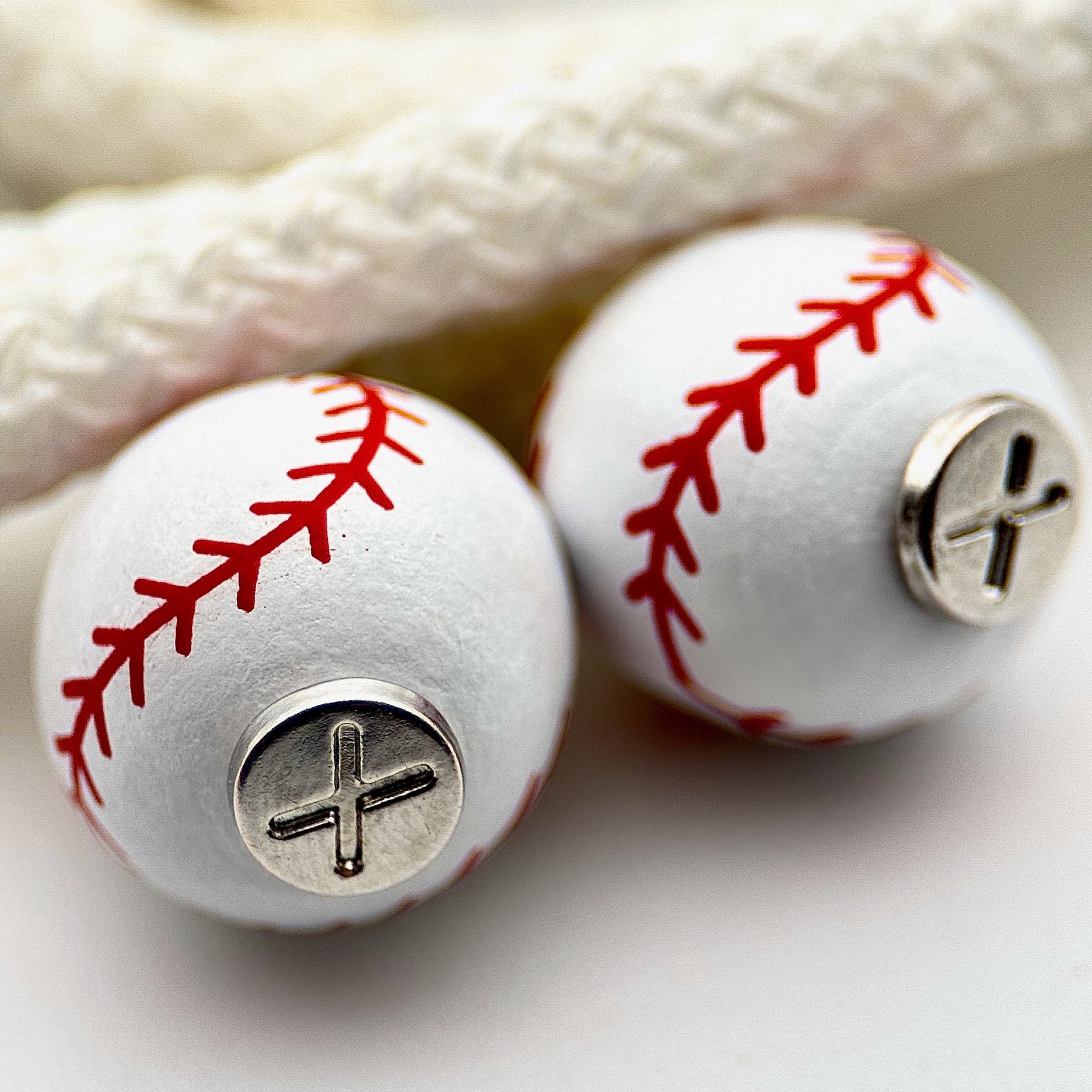 HOODIE CHARMS – Série Sportballs – Perle pour Cordon de Hoodie - Hoodie Charms - Baseball (Blanc)