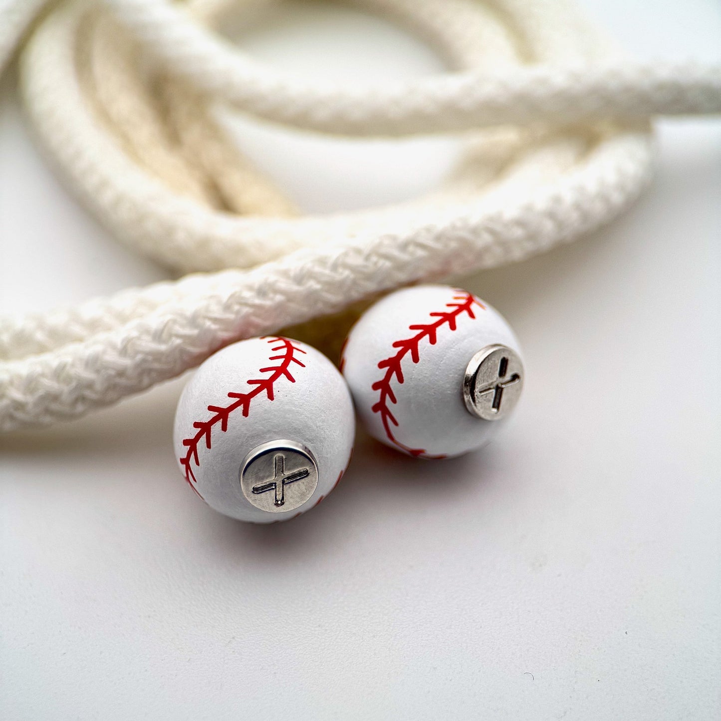HOODIE CHARMS – Série Sportballs – Perle pour Cordon de Hoodie - Hoodie Charms - Baseball (Blanc)