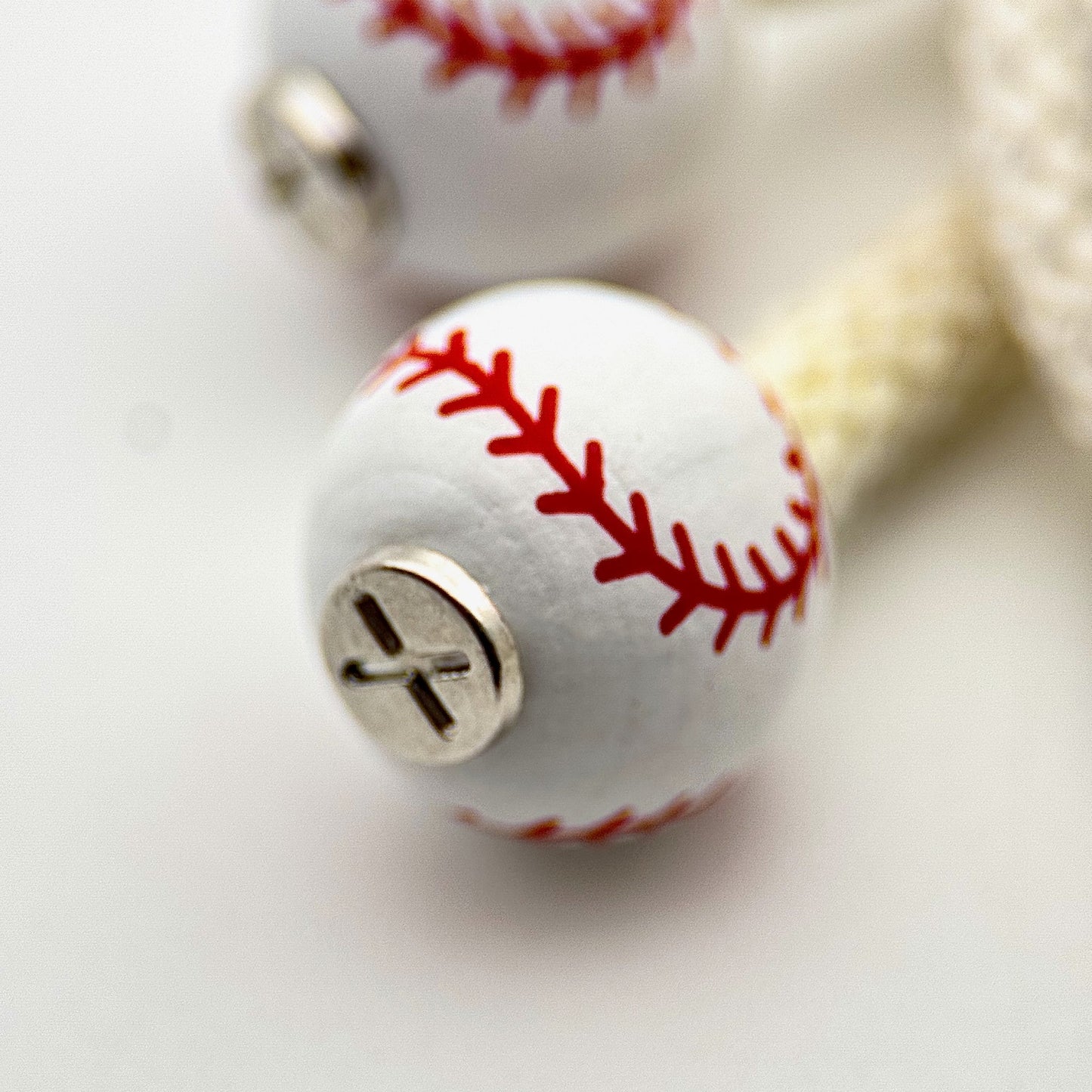 HOODIE CHARMS – Série Sportballs – Perle pour Cordon de Hoodie - Hoodie Charms - Football (Noir & Blanc)