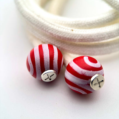 HOODIE CHARMS – Série Wood Pop – Perle pour Cordon de Hoodie - Hoodie Charms - SwirlCandy – Spirale rouge et blanche