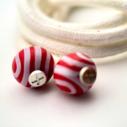 HOODIE CHARMS – Série Wood Pop – Perle pour Cordon de Hoodie - Hoodie Charms - SwirlCandy – Spirale rouge et blanche