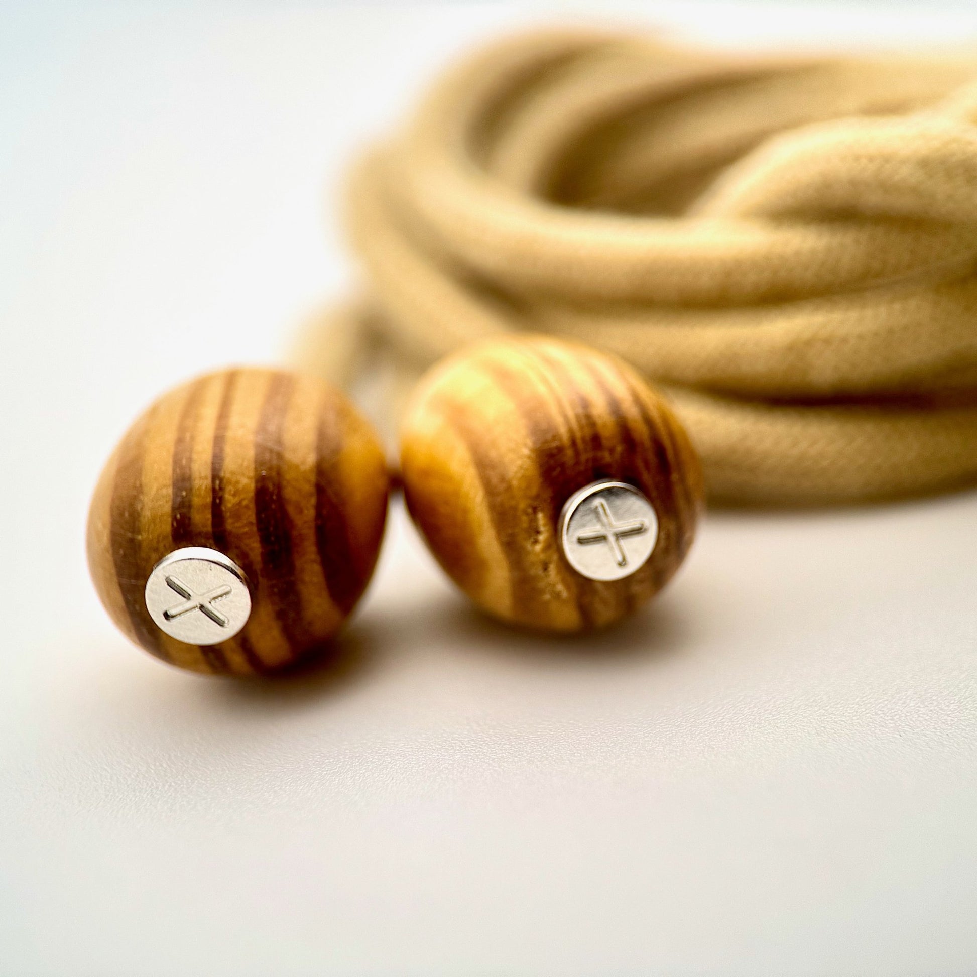 HOODIE CHARMS – Série Woody Shapes – Perle pour Cordon de Hoodie - Hoodie Charms - Woody Glossy