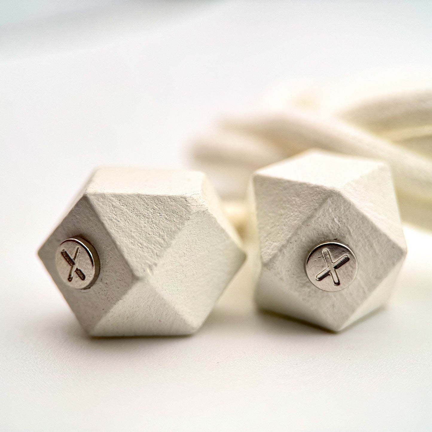 HOODIE CHARMS – Série Woody Shapes – Perle pour Cordon de Hoodie - Hoodie Charms - Woody Whitegem