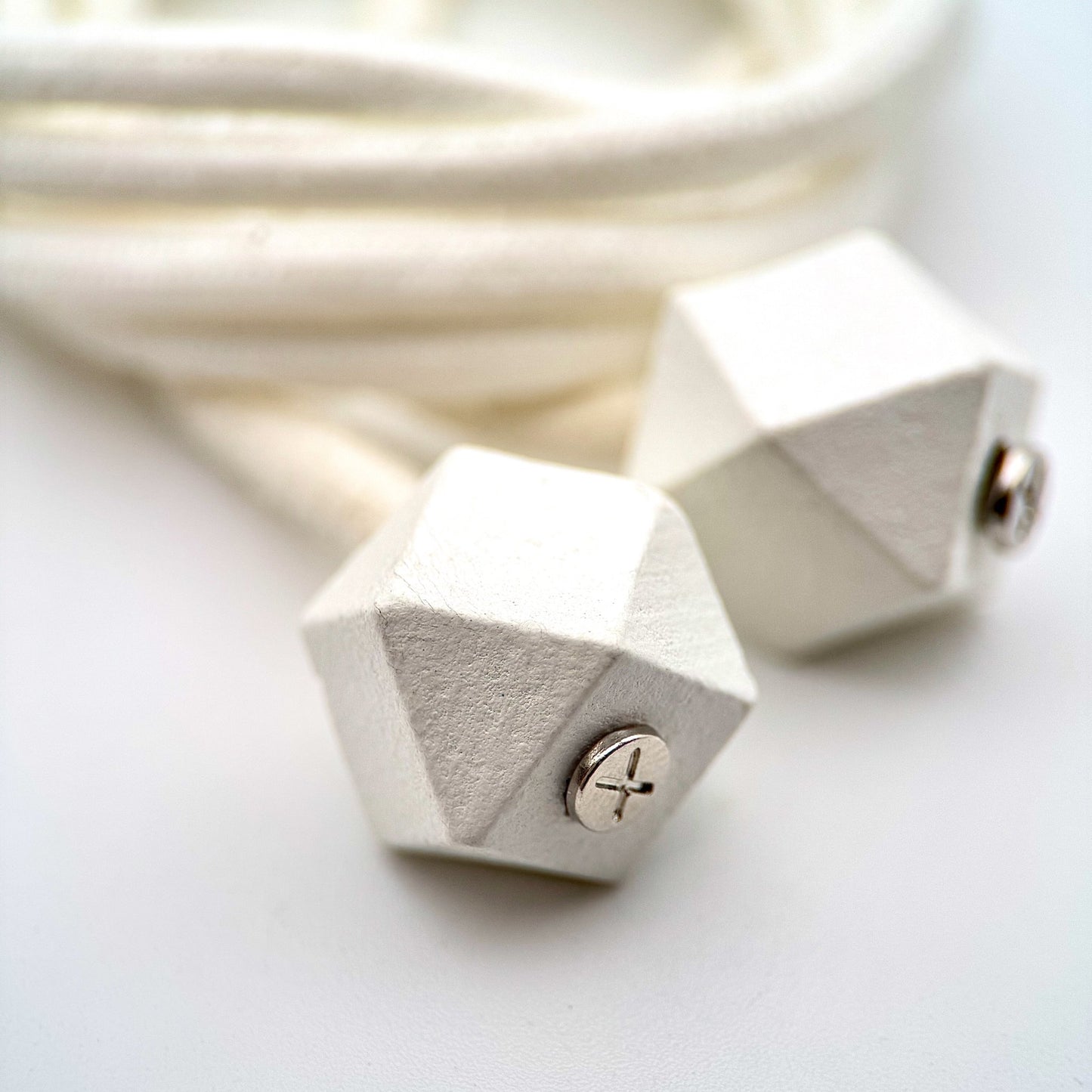 HOODIE CHARMS – Série Woody Shapes – Perle pour Cordon de Hoodie - Hoodie Charms - Woody Whitegem