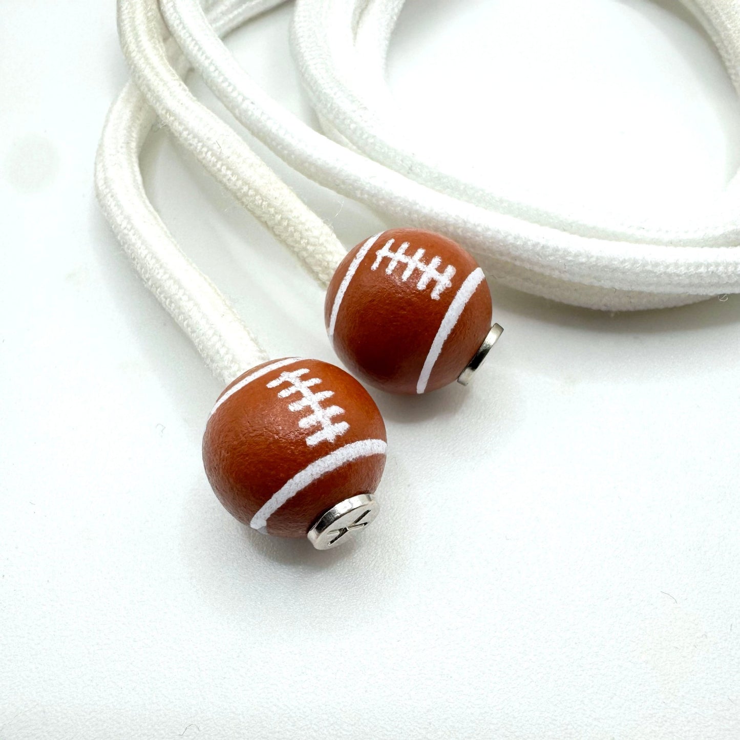 HOODIE CHARMS – Sportballs – Perles de Hoodie - Hoodie Charms - Rugby (Marron)